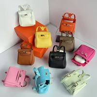 Mini sac à dos porte-clés en cuir PU au design anime pour femme - Porte-monnaie souple personnalisé de haute qualité, étui pour écouteurs, pendentif ornemental