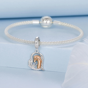 Amuleto de Unicornio en Forma de Corazón Chapado en Oro Rosa con Detalles de Cristal, Grabado 'Te Amo para Siempre', Joyería Unisex para Regalo - Product Image 2