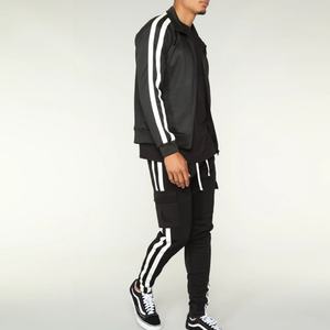 Ensemble de survêtement de sport slim fit personnalisé avec logo et bande latérale pour homme – Vente en gros - Product Image 2