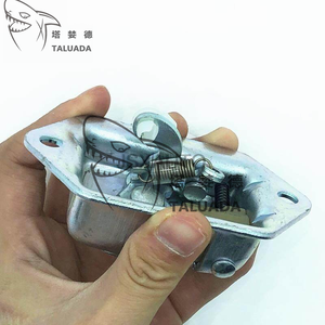 Замок двери кабины TALUADA в сборе <span class=keywords><strong>Komatsu</strong></span> PC60 PC120 PC200-5 Daewoo DH55 замок двери кабины замок блок Fit ручка двери кабины - Product Image 3