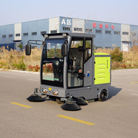 Balayeuse de voirie électrique autoportée entièrement fermée, largeur de nettoyage 2000 mm, aspiration à double ventilateur, 48V 150Ah, autonomie 6-8h, pour usine et aéroport