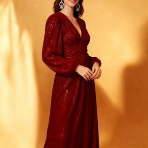 فستان سهرة طويل أنيق بياقة على شكل V مزين بالترتر للحفلات الكبرى بالجملة - Product Image 5