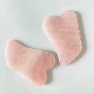 Meilleur prix pour une planche de gua sha en quartz rose naturel avec logo personnalisé - Product Image 2