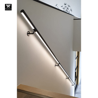 Moderne Wandmontierte LED-Treppenbeleuchtung Handlauf für Häuser Einfaches Design Schmiedeeisen Treppengeländer Heimdekoration