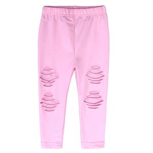 Conjunto de 3 piezas para niñas: Top a rayas con cuello halter y hombros descubiertos + Pantalones vaqueros rosa con roturas + Diadema, Ropa de verano para bebés y niñas - Product Image 3