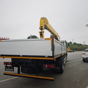 <span class=keywords><strong>Grue</strong></span> montée sur <span class=keywords><strong>camion</strong></span> HOWO <span class=keywords><strong>avec</strong></span> caisse de chargement en alliage d'aluminium léger pour la manutention logistique - Product Image 3