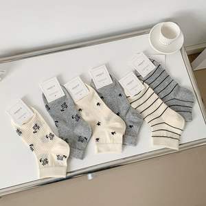 2025 primavera/verano estilo coreano INS moda Simple flor pequeña dulce rayas algodón barco Calcetines <span class=keywords><strong>para</strong></span> mujeres compresión corta - Product Image 2