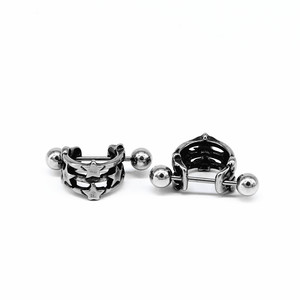 Pendientes Huggie de yunnique, pendientes de aro geométricos huecos con forma de estrella de acero de titanio para hombres y mujeres - Product Image 5