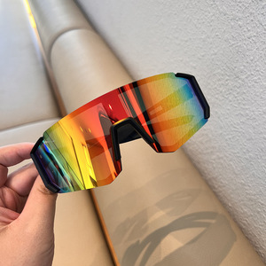 Nouvelles <span class=keywords><strong>Lunettes</strong></span> de Soleil Designer 2026 UV400 Surdimensionnées pour Hommes et Femmes, Idéales pour les Sports de Plein Air - Product Image 3