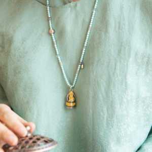 Antico ciondolo religioso buddista tibetano in argento sterling 925 certificato NGTC con turchese, perla d'acqua dolce e perline con simboli di potere - Product Image 5