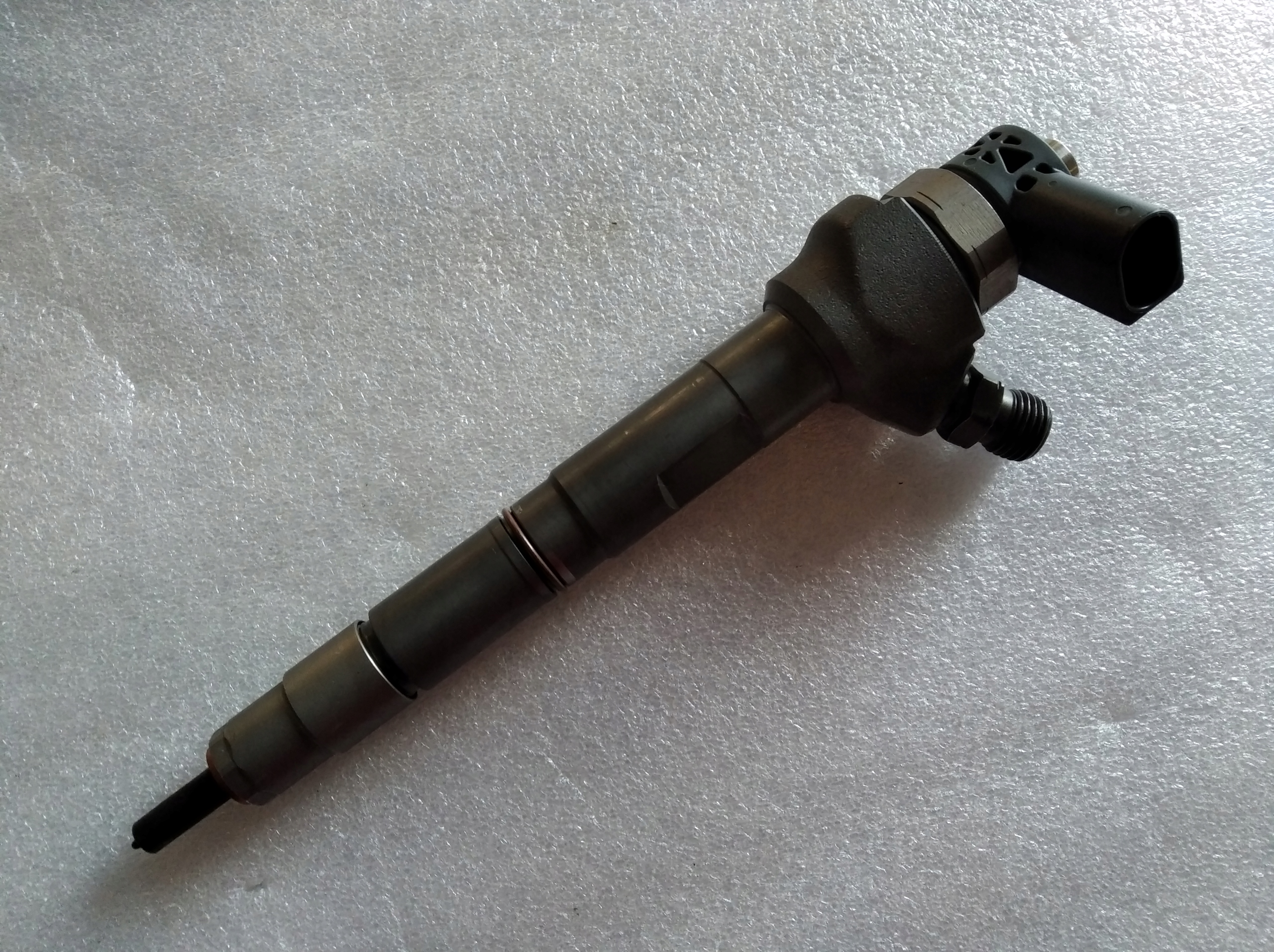 common rail injector 0445110475  04L130277AK 04L130277E  injector for AUDI VW Skoda Seat injector nozzle 0445110475  04L130277AK