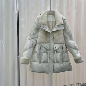 Chaqueta de plumón de gama alta para <span class=keywords><strong>mujer</strong></span> 2024, piel de visón Real, telas de seda con capucha, chaqueta de plumón de <span class=keywords><strong>ganso</strong></span> holgada cálida de longitud media para invierno - Product Image 4