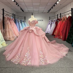 ชุดราตรีงาน Quinceanera สีชมพูพิเศษ รุ่น 8572 คอร์เซ็ทแบบรัดไหล่ ทรง Sweetheart พร้อมชายกระโปรงยาวแบบ Chapel Train ประดับด้วย Appliques และงานปักลาย  ช่วงเอวทรงธรรมชาติ - Product Image 2