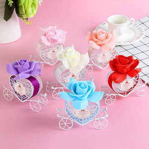 กล่องใส่ขนมรูปรถม้าสุดโรแมนติก ของตกแต่งงานแต่งงานสุดสร้างสรรค์ กล่องใส่ขนมรูปฟักทองเหล็กทรงรถม้าสุดโรแมนติก - Product Image 2