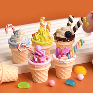 Cabujones de Resina con Forma de Cono de Helado de Dibujos Animados Coloridos para Manualidades DIY, Diseño Artístico Pintado a Mano - Product Image 2