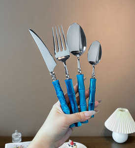 Ensemble de couverts de luxe en acier inoxydable 304 avec manche en bambou acrylique, couverts colorés pour dîner, cuillère, fourchette, couteau pour mariage, hôtel - Product Image 3