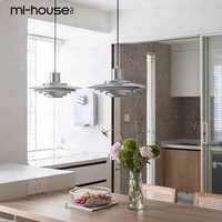 Lustre en métal en forme d'OVNI personnalisé en gros lampe suspendue à LED d'intérieur pour bureau à domicile et cuisine