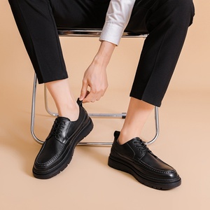 Chaussures décontractées pour hommes en cuir noir à lacets, imperméables, brodées, confortables, à semelle épaisse, tendance et polyvalentes pour l'automne - Product Image 5