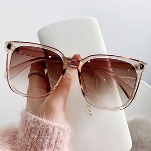 Gafas de Sol Cuadradas Vintage de Diseñador, Montura Grande para Mujer, Lentes Degradadas, Gafas de Sol de Moda Extra Grandes para Mujer - Product Image 1