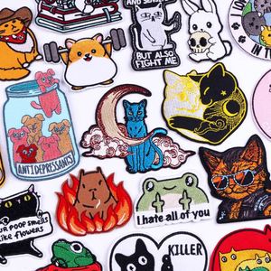 Patchs thermocollants personnalisés en gros, motifs mignons de chats/animaux de dessin animé, prix d'usine, patchs brodés pour vêtements, badges, chapeaux - Product Image 1