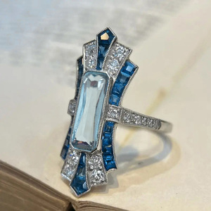 Anello da cocktail geometrico A053 da donna con acquamarina taglio smeraldo, pietra naturale e pavé, anelli di fidanzamento alla moda - Product Image 1