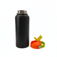 Grande bouteille d'eau isotherme de 32 oz en acier 304, gobelet isolé noir avec couvercle à paille breveté et poignée rotative, pour le bureau, le sport et la randonnée