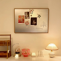 Tableau d'affichage magnétique mural en acier inoxydable avec cadre en noyer, double tableau blanc pour écriture, photos et mémos, décoration murale style Mid-Century Modern