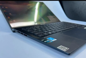 UX340 <span class=keywords><strong>Zenbook</strong></span> สำหรับธุรกิจแบบบางแป้นพิมพ์ภาษาอังกฤษขนาด<span class=keywords><strong>14</strong></span>นิ้ว IPS 1920x1080ดูอัลคอร์ <span class=keywords><strong>I7</strong></span> Intel Core 90Hz DDR4ขนาด16 + 512GB - Product Image 3