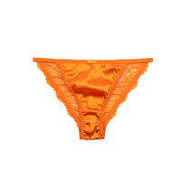 Celana Dalam Wanita 2026 Rajutan Solid Berenda Tipis Tanpa Jahitan Model Low-Rise Bernapas Seksi dengan Logo di Pinggang