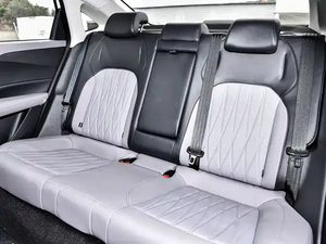Nouvelle Changan Yidong Eado 2026 1.5L HEV 98HP avec pneus R17, conduite à gauche, caméra de recul, climatisation automatique, turbo, écran tactile 14.6 pouces et toit ouvrant - Product Image 6