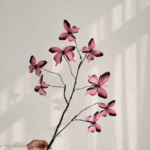 Décorations artificielles Monet Garden : Branches mortes, papillons, fleurs créatives pour vitrine, maison et photographie - Product Image 5