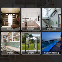 Escalier droit moderne en acier et bois pour intérieur avec rampe en verre
