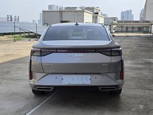 Dongfeng Aeolus Yixuan 2020 230T Berline Sportive à Traction Avant Sièges Arrière Rabattables Grand Écran Tactile Idéale pour Jeunes Familles - Product Image 5