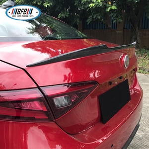 Aileron arrière en fibre de carbone Laige pour <span class=keywords><strong>Alfa</strong></span> <span class=keywords><strong>Romeo</strong></span> <span class=keywords><strong>Giulia</strong></span> 2016-2018 - Noir avec revêtement UV - Installation avec ruban adhésif 3M - Product Image 5