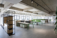 Bureau de travail modulaire ouvert moderne pour 4 personnes, durable, écologique, taille personnalisée, matériau en acier, pieds en métal, espace de travail