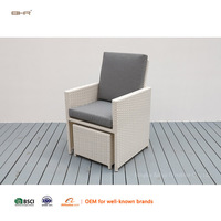 Ensemble de mobilier de jardin en rotin et verre moderne BHR pour villa, gain de place, table et chaises d'extérieur