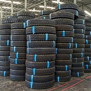 ยางรถบรรทุกพาณิชย์คุณภาพสูงสำหรับงานหนัก ขนาด 295 75R22.5 11R22.5 11R24.5 285 75R24.5 ยางสำหรับถนนประสิทธิภาพสูง - Product Image 1