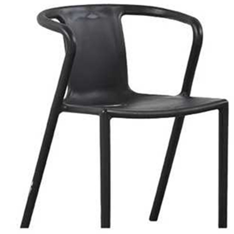 Sedia nera tutta plastica