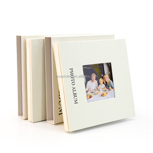 Album Fotografico Personalizzato in Lino per il Primo Anno del Bambino, Diario dei Ricordi con Scatola, Vendita all'Ingrosso - Product Image 2