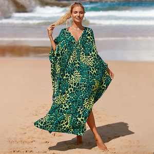Kaftan de plage en rayonne à col en V et manches chauve-souris, style robe de bain, pour complexe tropical, escapade en bord de mer, spa, loisirs et tenue de superposition pour bikini - Product Image 3