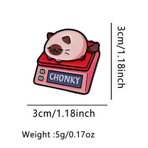 Broche amusante en émail en forme de chat avec balance, badge animal mignon pour revers, cadeau, accessoire de sac à dos, vente en gros de pins métalliques en vrac - Product Image 4