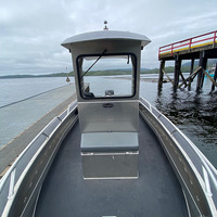 Bateau de pêche en aluminium personnalisé Kinocean avec console centrale et T-Top, à vendre par le propriétaire