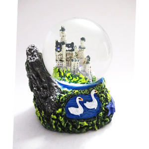 Ustom-imán de resina para nevera, regalo turístico de 45mm 65mm, globo de nieve - Product Image 3