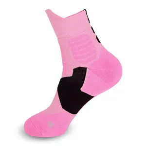 Chaussettes antibactériennes personnalisées évacuant la sueur Tête de couture Chaussettes de football en nylon de couleur unie