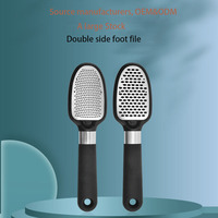 Râpe à pieds double face en acier inoxydable de haute qualité avec long manche, pour éliminer les callosités et les peaux mortes – Outil de pédicure tendance