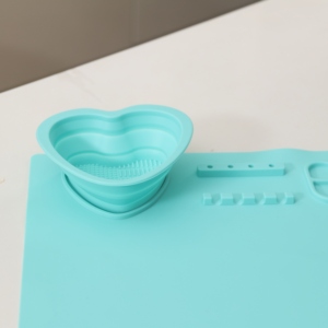 2023 nouveau Design tapis de peinture en Silicone personnalisé avec tasse pour enfants tapis de peinture enfant dessin Pad tapis en Silicone pour l'artisanat - Product Image 5