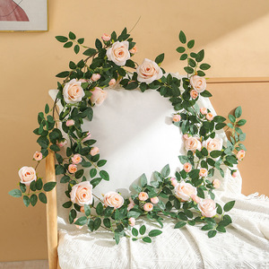 Guirlande de roses artificielles en soie pour la décoration de la maison et des hôtels, décoration murale végétale écologique - Product Image 4