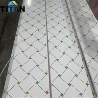 Feuille de PVC à motif de ligne argentée ondulée de 200 mm pour la décoration intérieure des plafonds, estampage à chaud