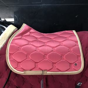 Aksesoris kuda produsen penunggang kuda Set bantalan sadel Logo kustom bantalan sadel balap gaun berlapis warna polos - Product Image 5