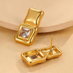 Pendientes de circonita cuadrados grandes con orificios, pendientes de acero inoxidable de moda para hombre y mujer - Product Image 4